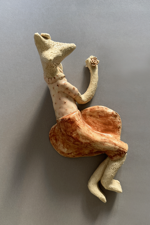 Pieza de ceramica decorativa pensativa