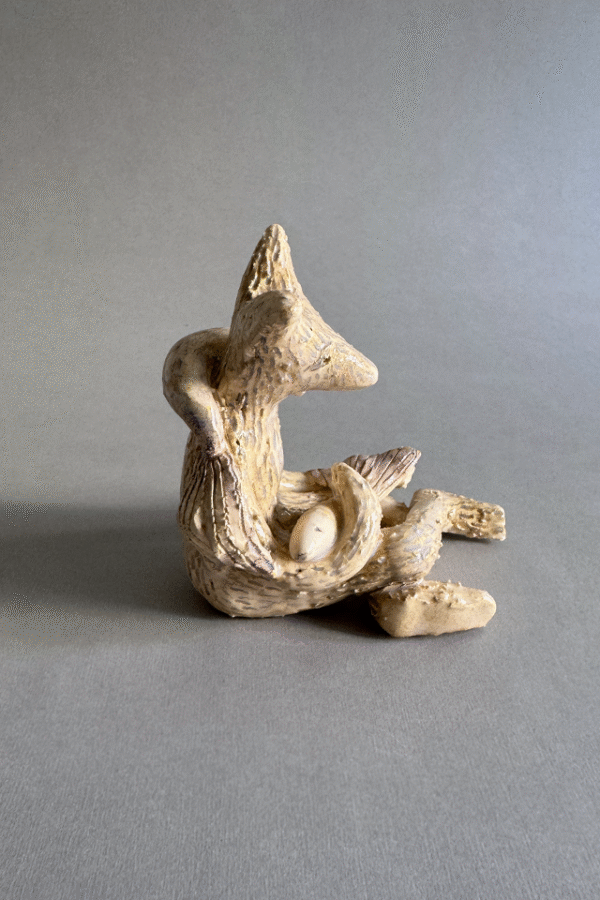 pieza de cermica decorativa lobo con peces consuelo