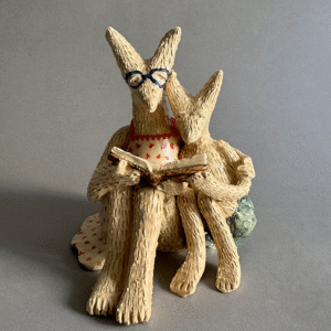pieza de ceramica decorativa abuela
