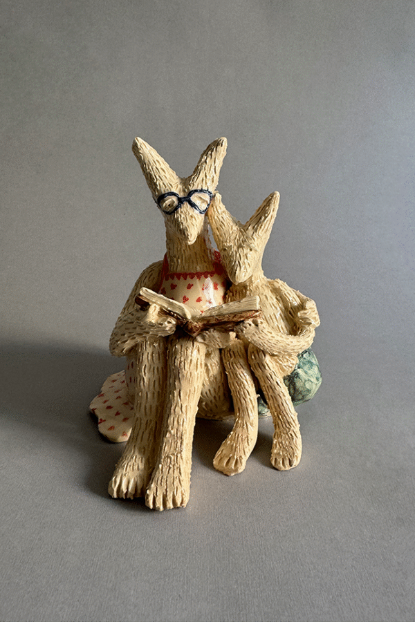 pieza de ceramica decorativa abuela